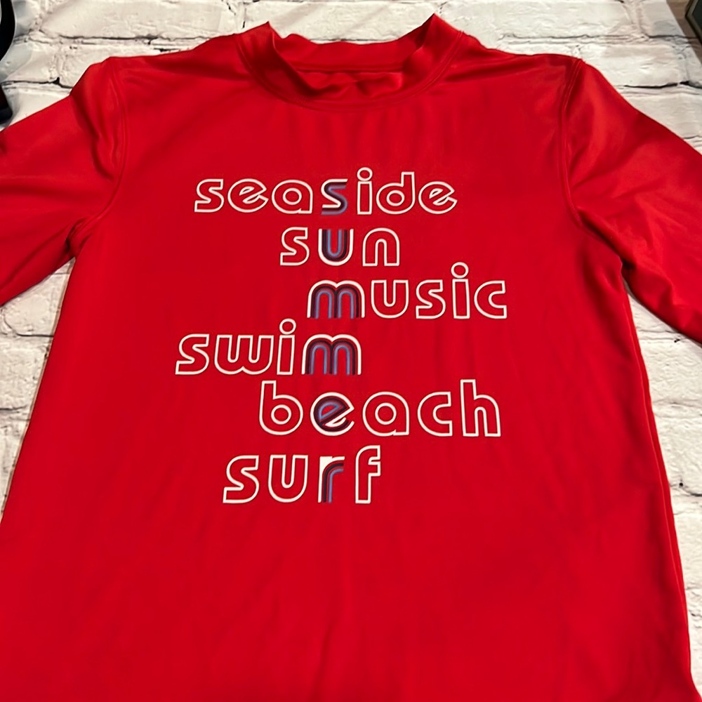Cat & Jack summer/swim Tee red with print size 12/14